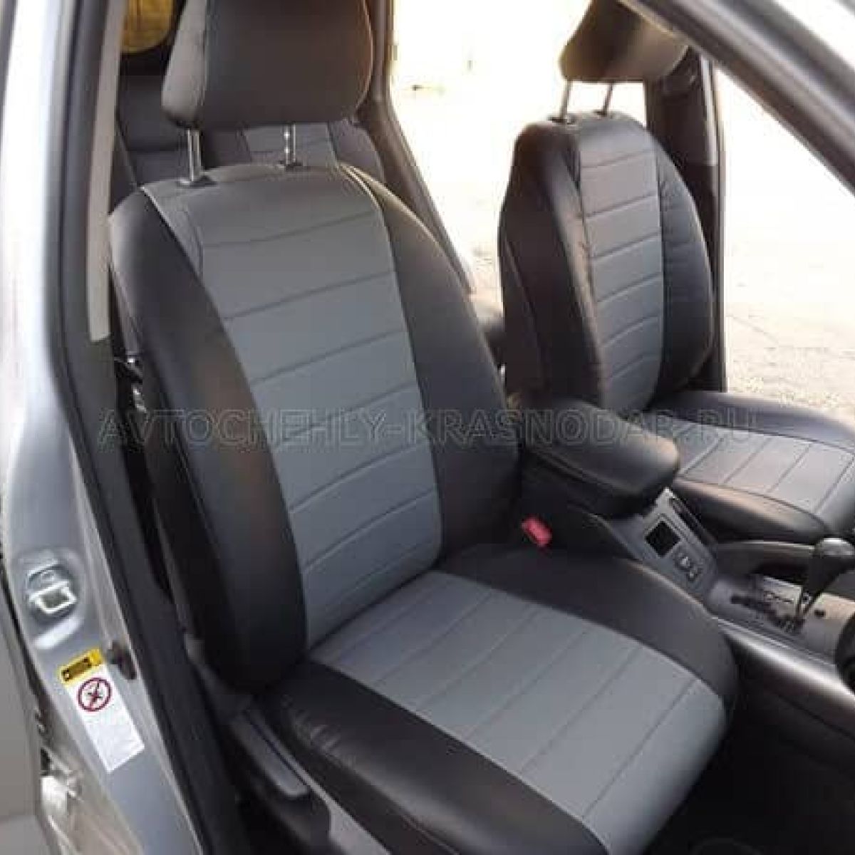 Чехлы рав 4 3 поколение. Чехлы на тойота рав 4. Автопилот чехлы на рав 4. Авточехлы на рав 4 2021 автопилот. Чехлы автопилот рав 4 2020.